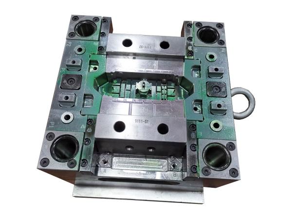 Electronics Parts DIN2312 H13 Plastic Injection Tooling