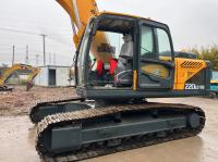 Powerful And Used Excavator Hyundai 220-9LC With Yellow Color