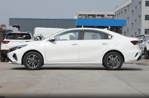 Bateria de lítio com direção esquerda KIA K3 2024 Carro Elétrico Veículo Energético Sedan para Adultos