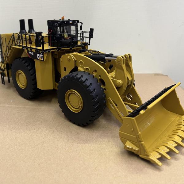 DM Earthmoving Heavy Duty Wheel Loader Alloy Construction Vehicle Model 1/50 85505C