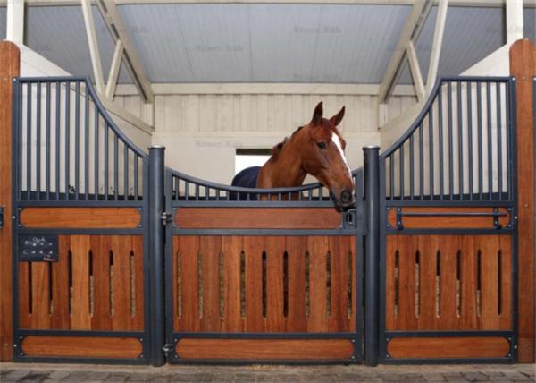 Portable Bamboo Board Horse Stable Box / Metal Horse Fence With Sliding Door