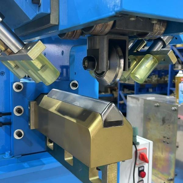 InduHydra Pro Industrial Hydraulic Kitchen Sink Seam Press