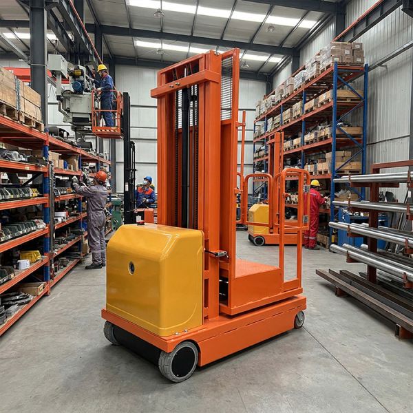 2.7m-4.5m Full Electric Indoor Cherry Aerial Order Picker Platform High Velocity