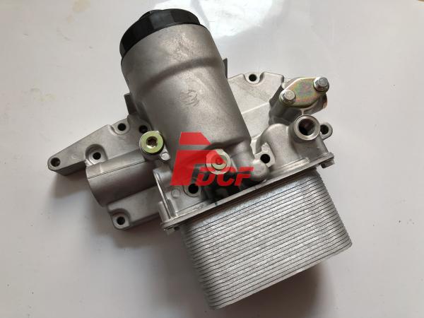 Assy da tampa do refrigerador de óleo do motor D6D para as peças de motor diesel da máquina escavadora de