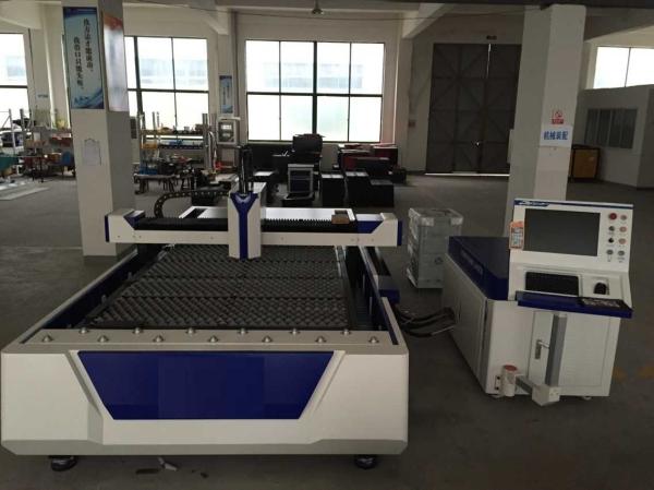Metal Laser Cutting Machine with Power 500W and Cutting Size 1300 × 2500mm