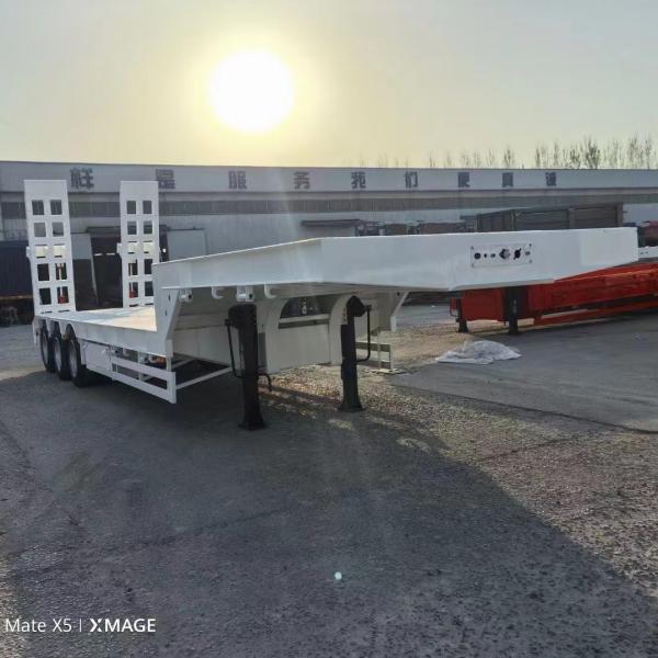 1310mm Wheel Base Heavy Duty 3 Axles Gooseneck Lowbed Semi Trailer with Air Suspension