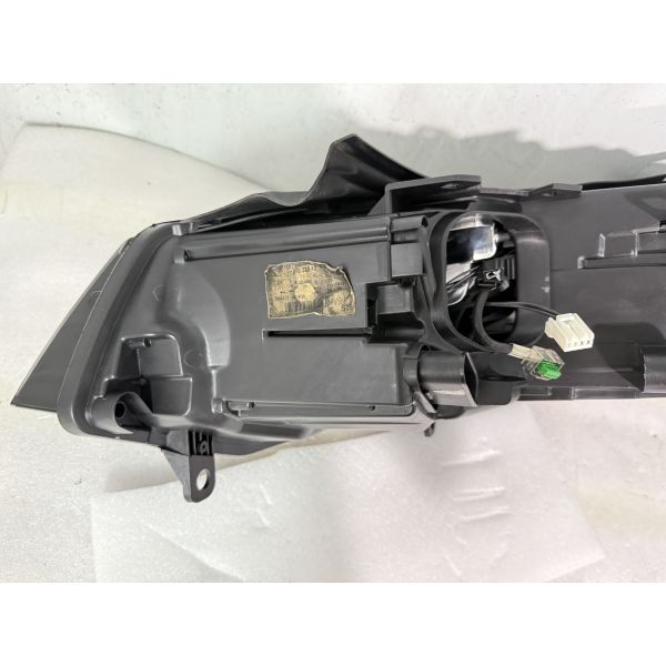 7P1941751  Touareg Headlight 2012 Used OEM Right Headlight Assembly Part number: 7P1 9 41 03 4 C