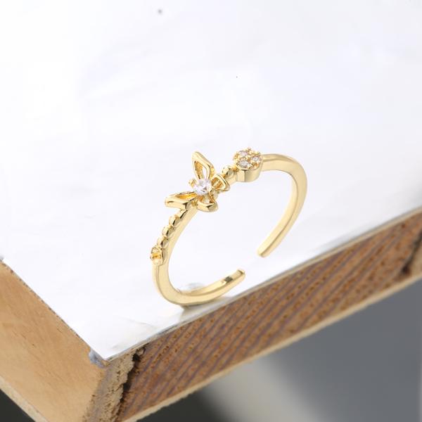 Инкрустированный диамантом OEM ювелирных изделий захвата свадьбы золота кольца 18K луны звезды