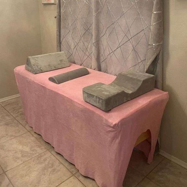 The high-resilience low triangle pad beauty salon uses leg pillow,