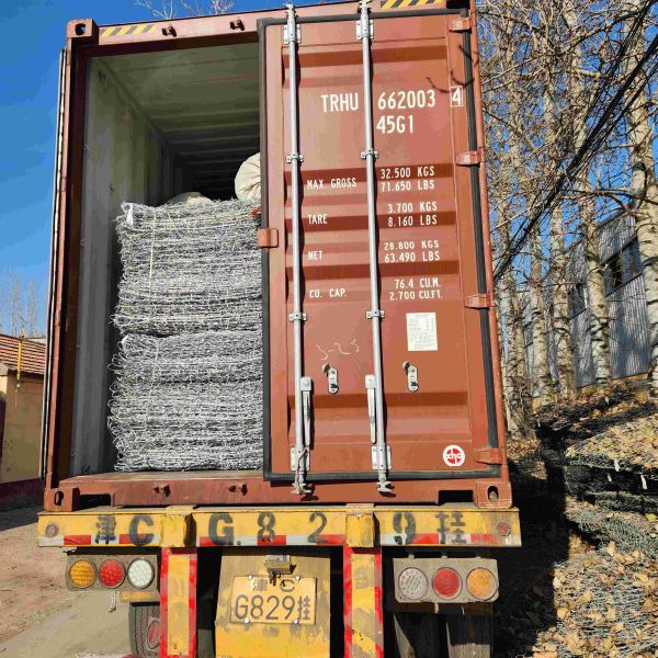 Eco-Friendly Gabion Box with Easy Assembly and Customizable Size for Stone Retaining Wall