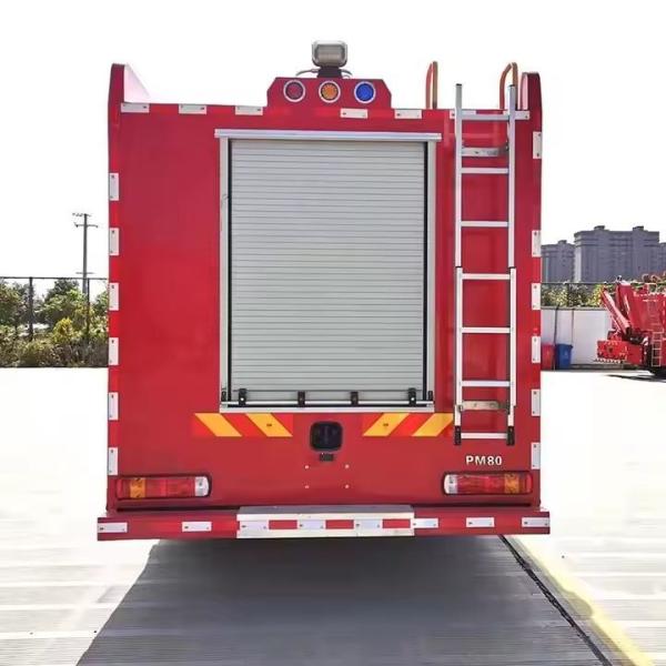 HOWO Emergency Rescue 10tons Water Dry Powder Foam Combination Fire Fighting Truck