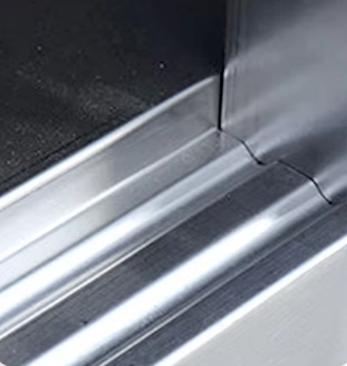 500 kg/㎡ Load Capacity Stainless Steel Workbench with Sliding Door Design for Commercial Kitchen Storage