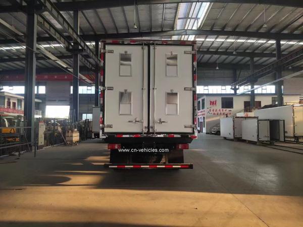 HOWO 4X2 Refrigerator Truck 3 Ton Day Old Chick Transport Truck for baby chick