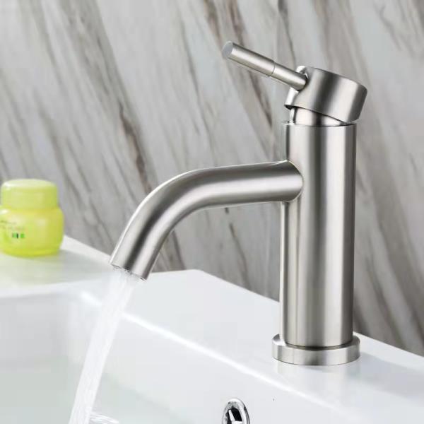 Deck Mounted Single Handle Kitchen Tap with Pull Out Sprayer Polished Stainless Steel