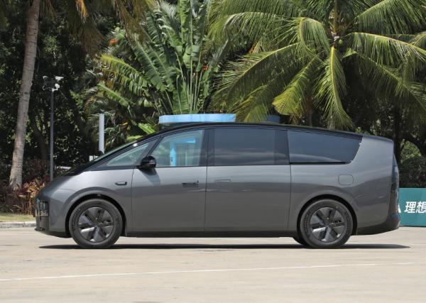 Produtor pessoal adulto Lixiang Mega Veículo Elétrico 5 lugares MPV Auto Pure New Energy EV Car