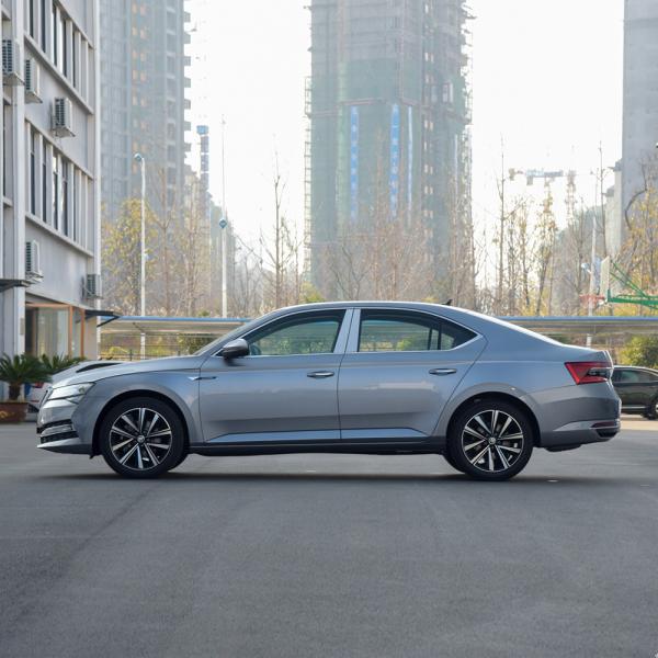 Left Hand Drive Second Hand Cars Superb Skoda Max 210km/H Gasoline Vehicles