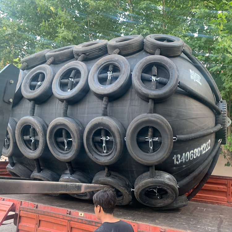 Factory Directly ZHH Brand Shandong Origin Pneumatic Natural Rubber Fender with Factory Price for Boat & Ship