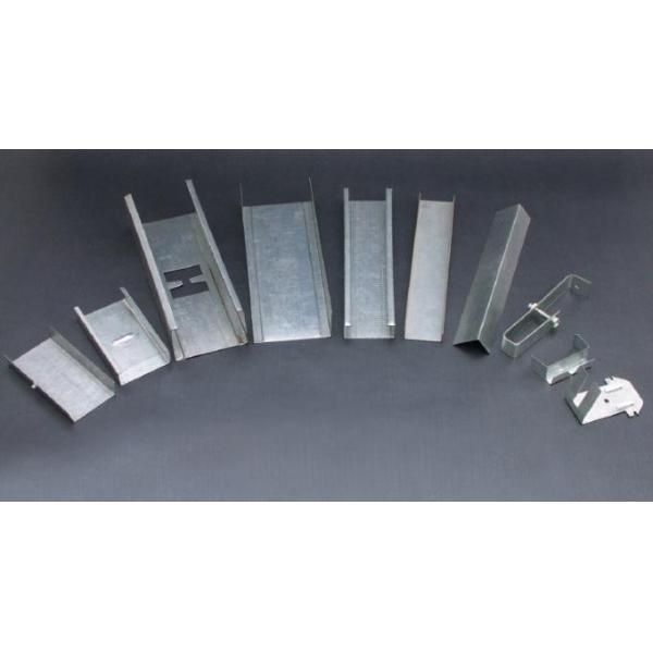 Стержень металла и крен следа формируя машину, крен металлического листа бывший для ферменной конструкции крыши