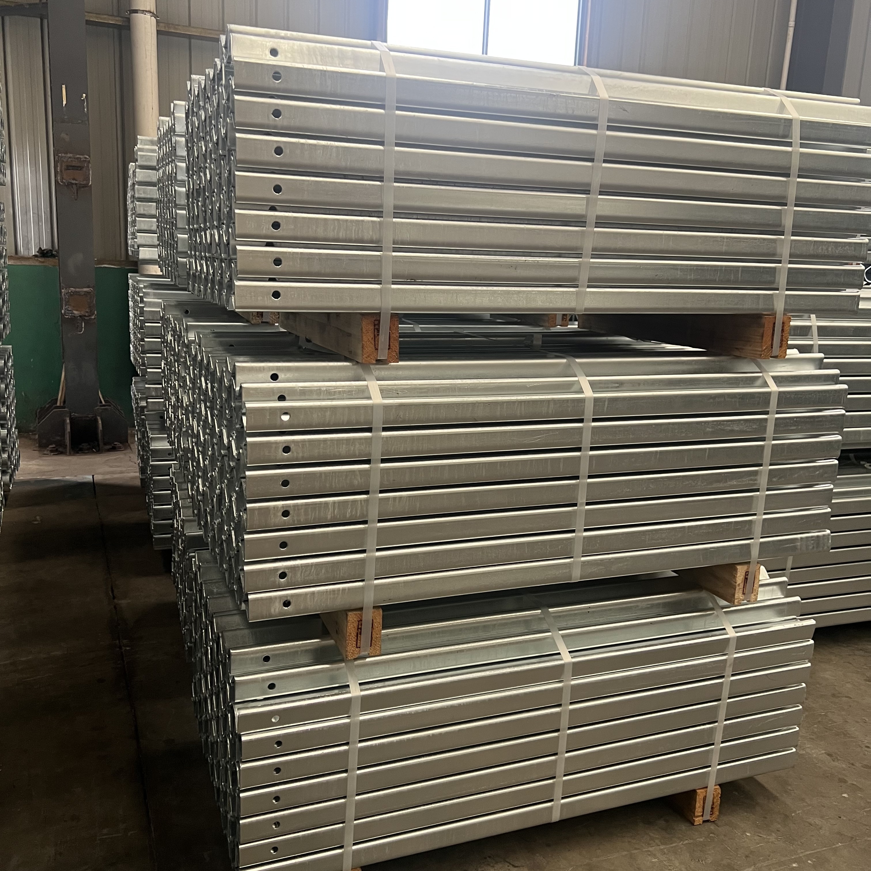 M Shaped Q235 Guardrail Post Integral Formed High Strength Road Support Post