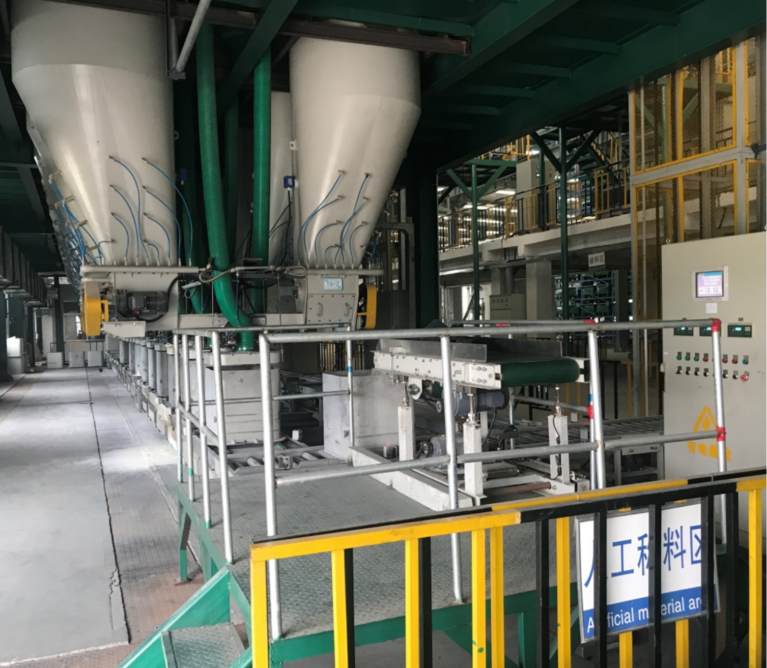 Automated Multi-Component Feeding and Pneumatic Conveying System for Friction Materials High-Precision Automatic Dosing, Mixing, and Conveying System for Friction Material Extrusion Lines