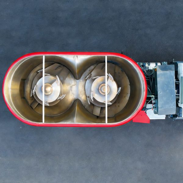 24m³ High Volume Truck Mounted Feed Mixer For Large Scale Farm