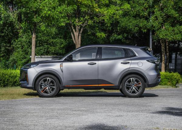 2025 Automotive Chang An EV Chang An CS55 Plus Hybrid SUV Car China Cheap Gas Vehicle