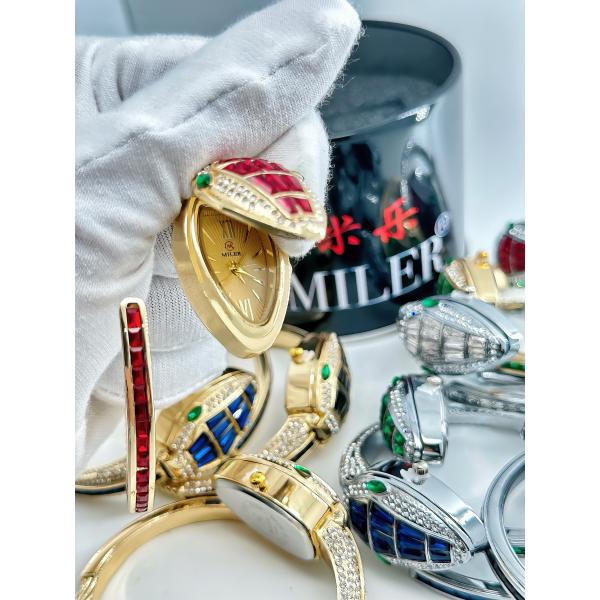 Miler Fashion Creative Senior Sense Pointer Montres pour femmes avec coquille de diamant