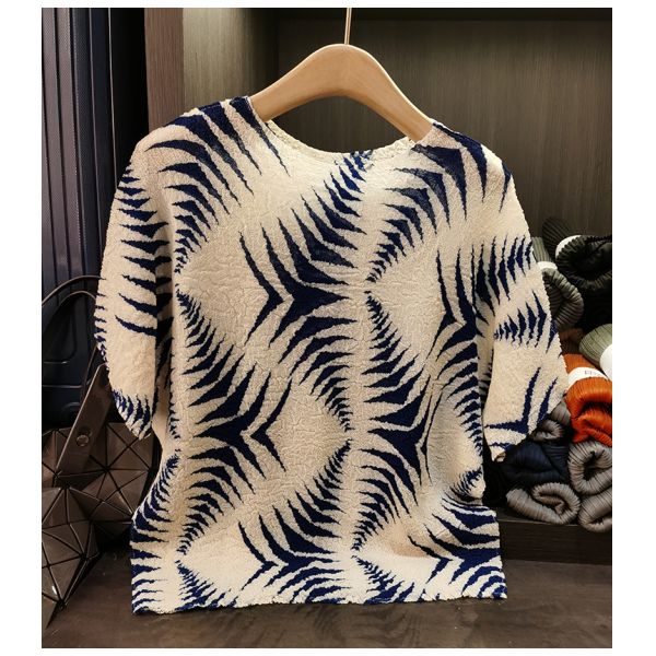 High-End Elegant Plus Size Casual Batwing Sleeve T-Shirt Printed Neck Irregular Design Light Luxury Summer Top Polyester Knitted