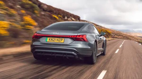 a low, long, wide and lean looking four-door car at 2023Audi e-Tron GT  pure Electric Car 673hp 480km New energy vehicle