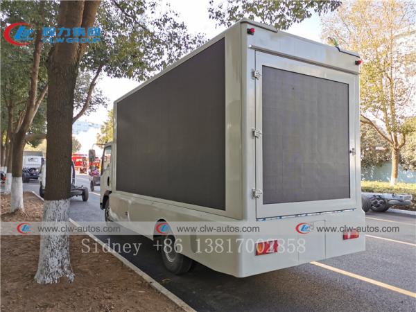 Caminhão de anúncio móvel do diodo emissor de luz de SINOTRUK HOWO 4x2 P4 P5 P6