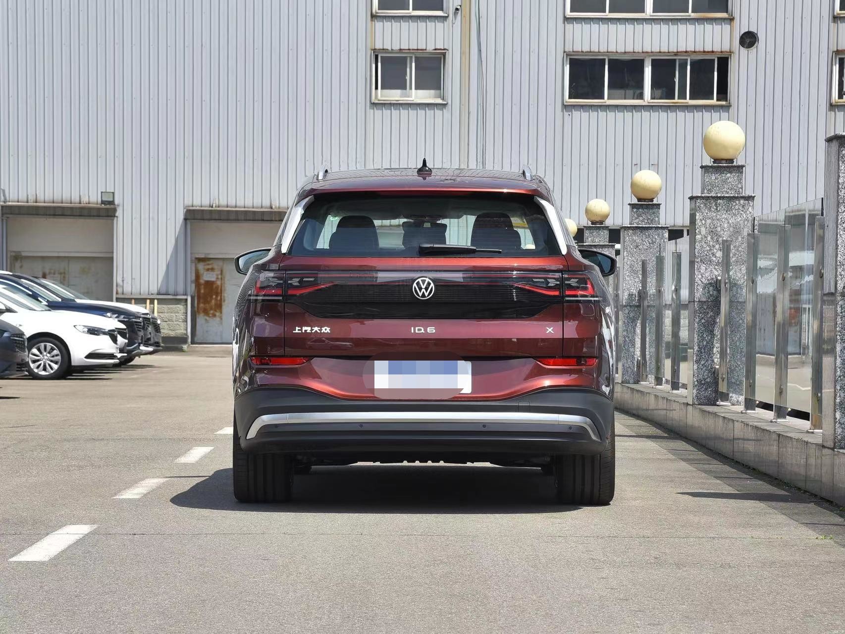 VW ID6 x 2022 используемого места двери 7 PURE+ 617km 83.4kwh EV средних больших SUV 5 нового/