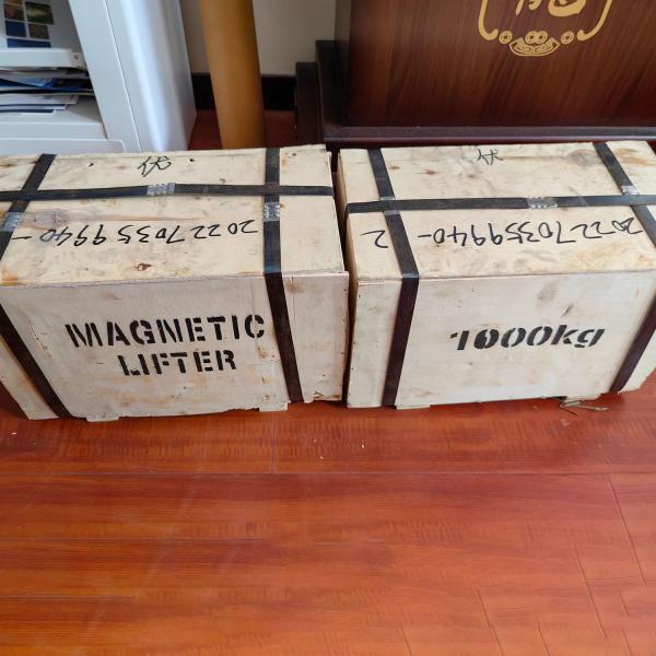 Stainless Steel Baffles Installed V Type Magnetic Lifting Equipment for Metal Pieces