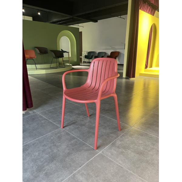 Modern Stylish Recyclable Plastic Furniture Sturdier Durable Versatile For Indoors Outdoors