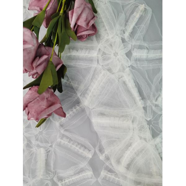 Вышивка белой сетки ткани шнурка ткани 3D шнурка вязания крючком флористической связывая