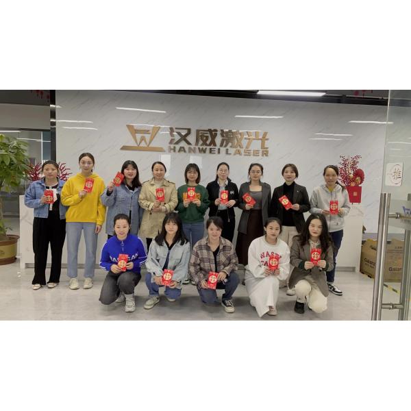 Ручная двойная двигательная лазерная сварочная головка для лазерной резки алюминиевой стали 2000 Вт