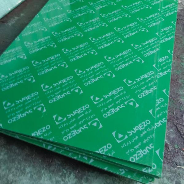 Lightweight Film Faced Plywood 1220x2440mm Green Plywood Sheets Reusable With Smooth Plastic Film Surface