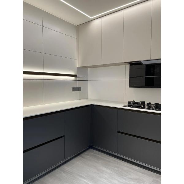 Apartment High Glossy Lacquer Doors Free Handles Modern Kitchen Furniture