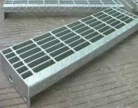 Passos de escada de aço da largura antiderrapante de Glvanized 215mm que raspam para a plataforma ou a construção industrial