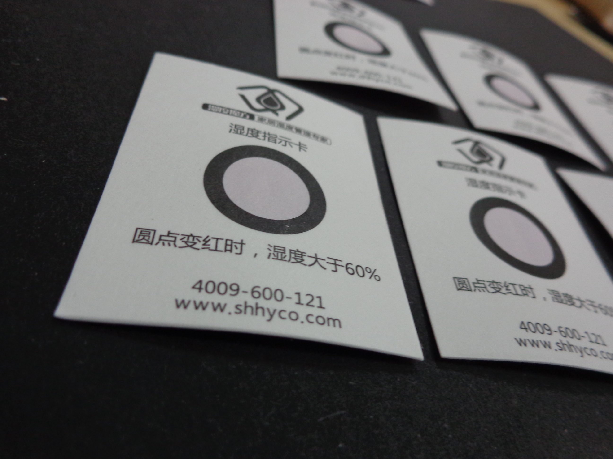 One Dot 60% Humidity Indicator Card For Household Storage , Blue To Pink