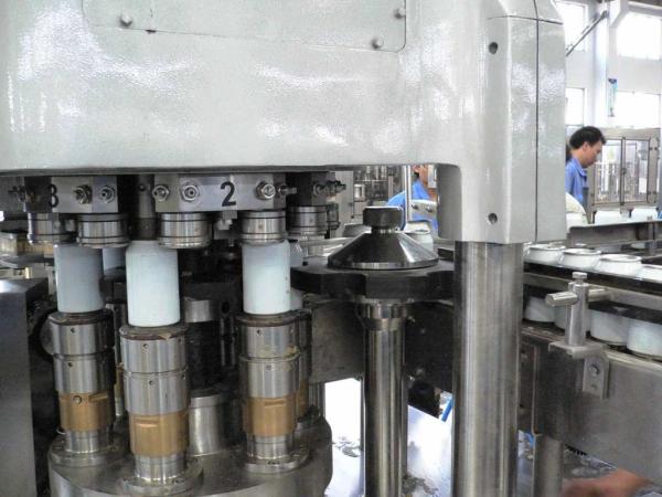 Bebidas da energia de alumínio, cerveja Pop pode Rotária automática de enchimento máquina 1, 500BPH (330 ml)