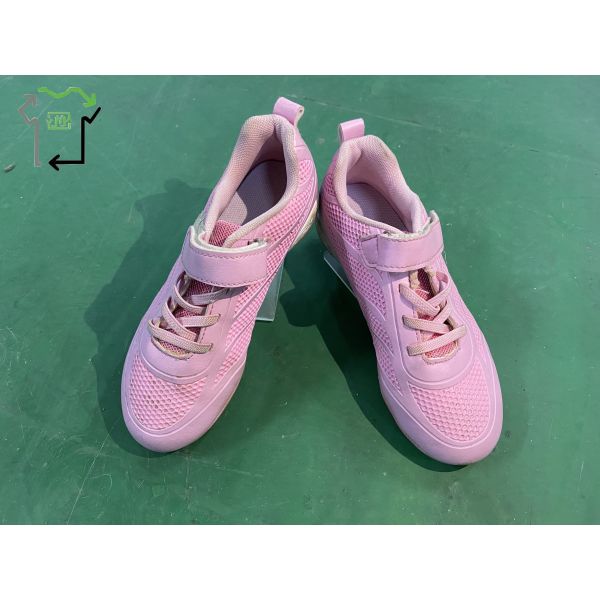 Mixed Styles Second Hand Football Shoes Chinese Branded Used Children Soccer Shoes