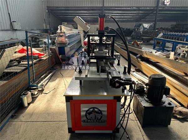 100mm sandwich rolling shutter door roll forming machine in Saudi Arabia olling shutter strip making machine