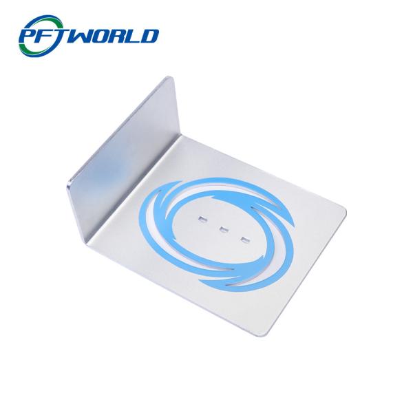 El proceso de punzamiento de las piezas metálicas de la lámina de flexión de