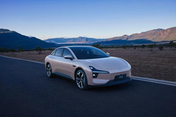 Xpeng Mona M03 515km Sport Sedan Véhicules électriques Xiaopeng voitures en stock