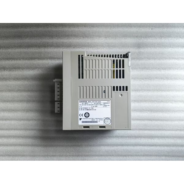 AC Servo Driver CACR-2R8-S04VA CACR2R8S04VA New in Box CACR-2R8-S04VA