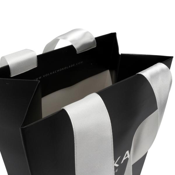 Lamination Handmade Paper Bag With Turn Top Colorful PP Rope Handle For Clothes Jewelry