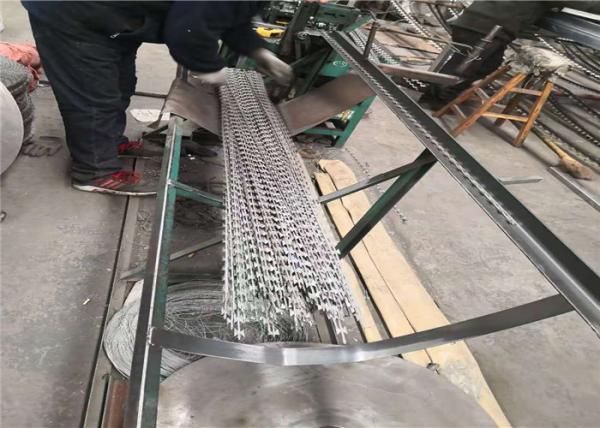 4M Long Straight Line BTO-30 Galvanized Razor Wire Concertina
