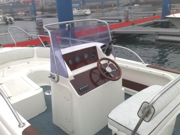 White 20.5 Feet  Custom Built Yachts , Racing Sailing Boats With Large Bed Cushions