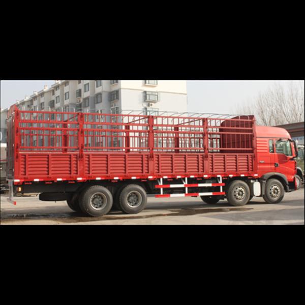 12 Wheelers Small Cargo Truck / Commercial Cargo Truck 30 - 40 Ton Loading Capacity