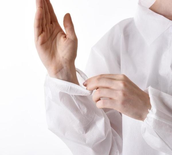 BFE 99.9% Disposable SMS Lab Coats With Elastic Cuff